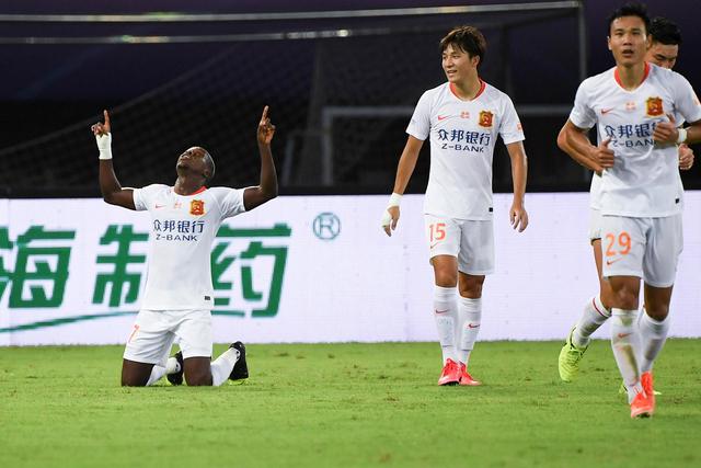 骑士轻取爵士5连胜 布朗35分魔术逆转险胜绿军